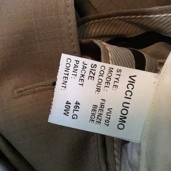 New Vicki Uomo 46L/40W Tan with strips suit. - Picture 8 of 8